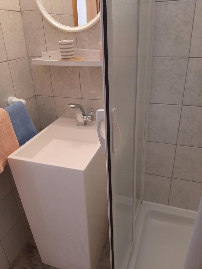 Apartments Marta Starigrad Paklenica Zewnętrze zdjęcie