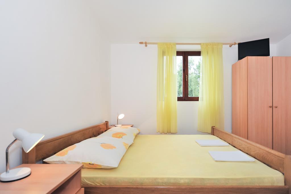 Apartments Marta Starigrad Paklenica Pokój zdjęcie