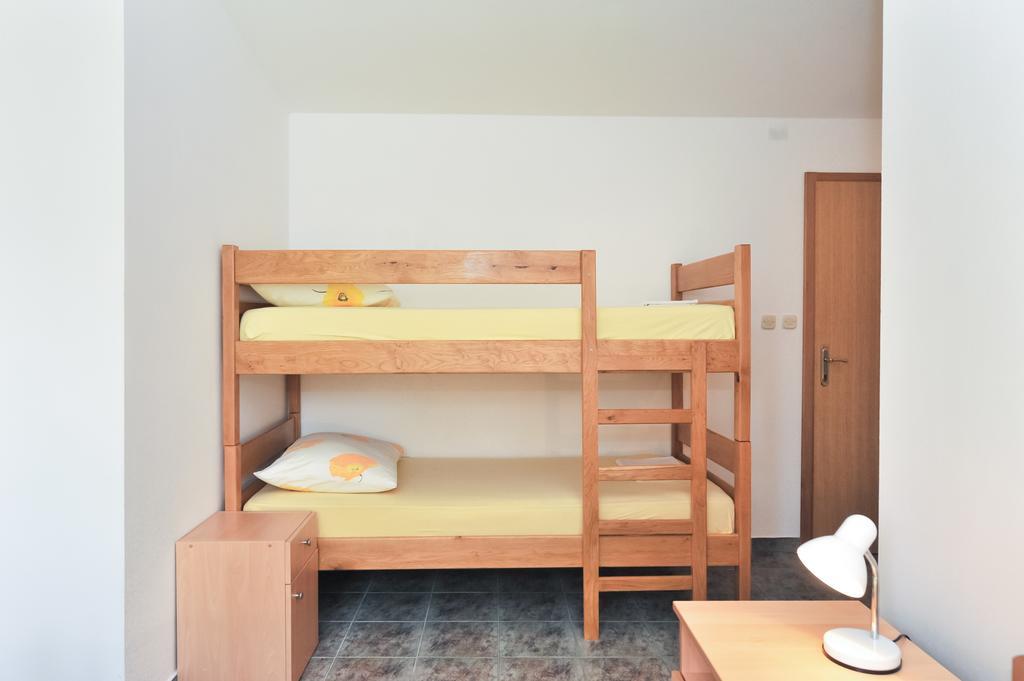 Apartments Marta Starigrad Paklenica Pokój zdjęcie