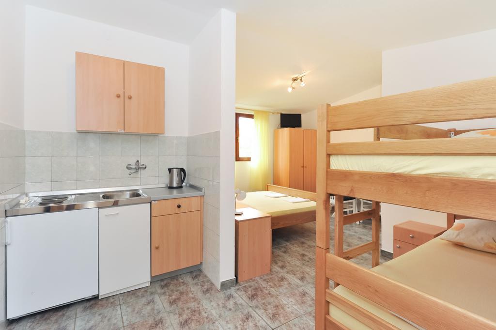 Apartments Marta Starigrad Paklenica Pokój zdjęcie